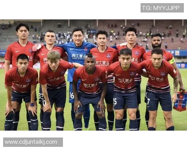 赛后分析：上海足球队与重庆足球队的竞技状态与表现评估